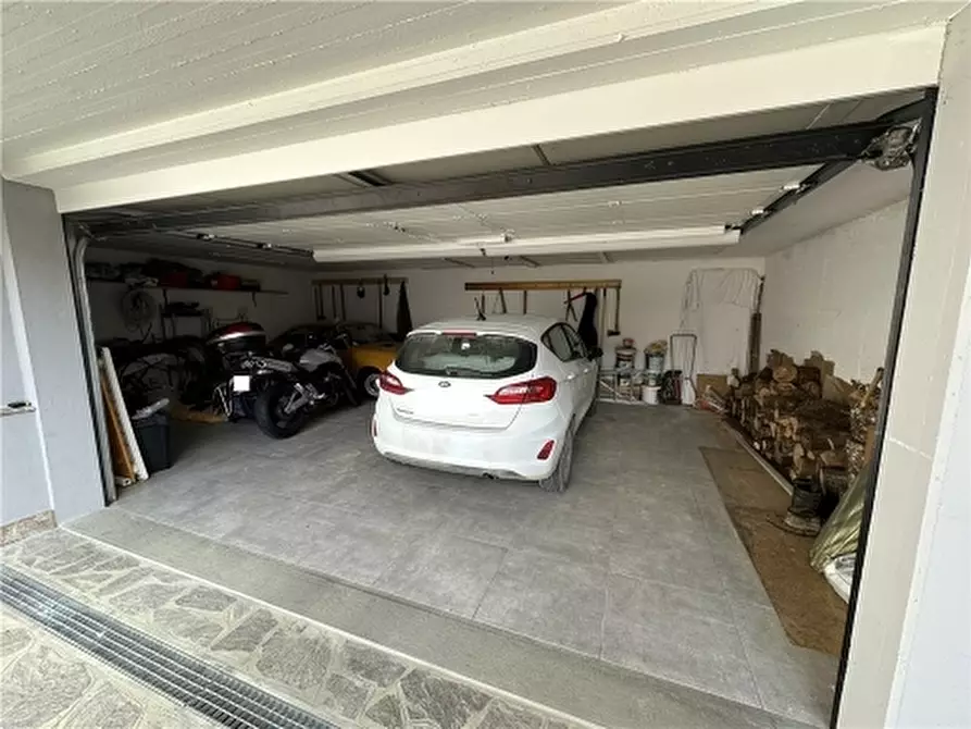 Immagine 98 di Villa in vendita  a Lastra A Signa