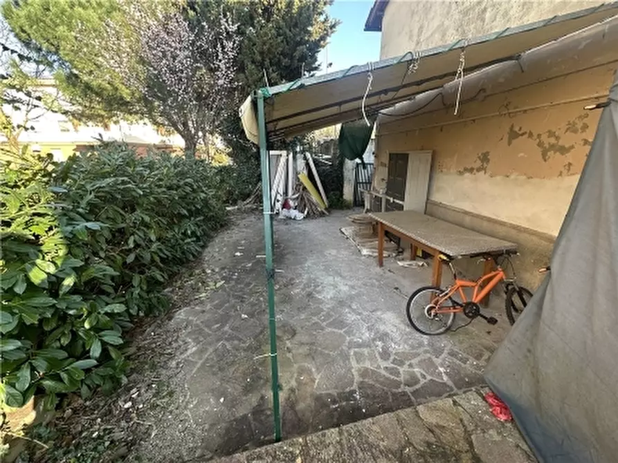 Immagine 26 di Villa in affitto  a Montelupo Fiorentino