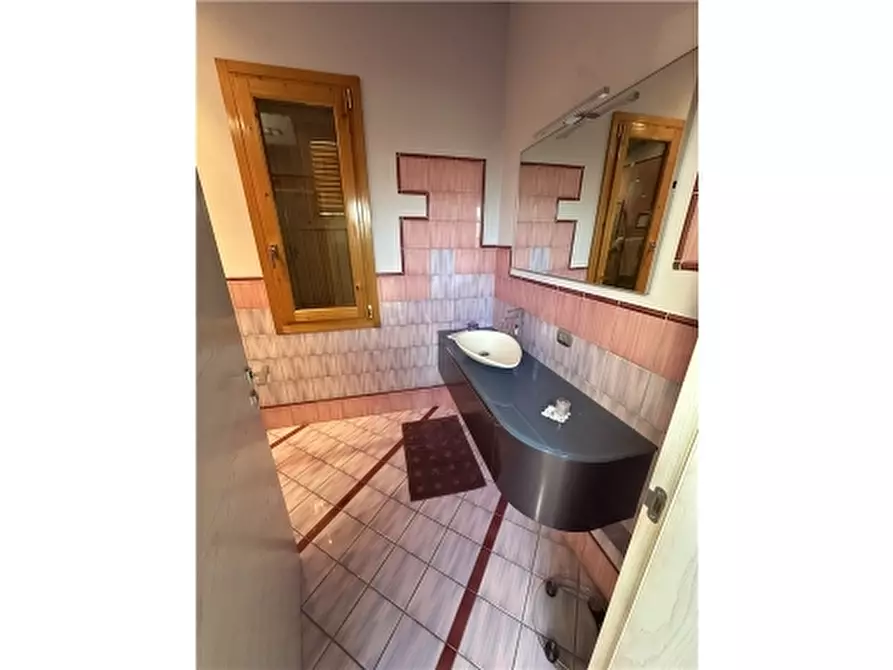 Immagine 34 di Villa in vendita  a Montelupo Fiorentino