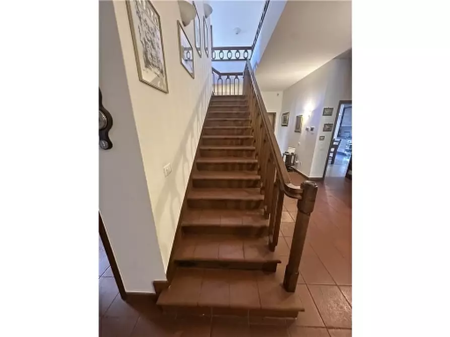 Immagine 35 di Villa in vendita  a Empoli