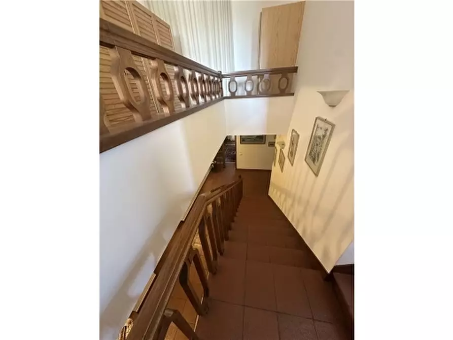 Immagine 37 di Villa in vendita  a Empoli