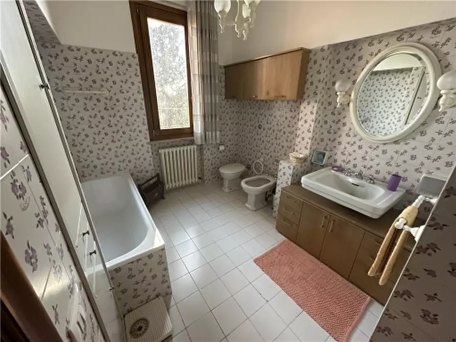 Immagine 54 di Villa in vendita  a Empoli