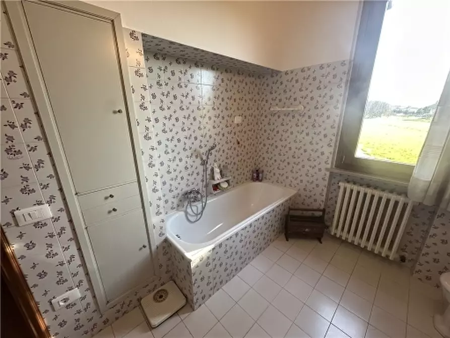 Immagine 56 di Villa in vendita  a Empoli