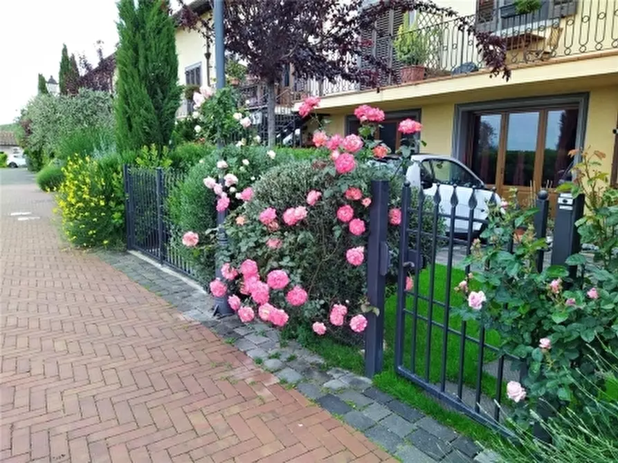 Immagine 3 di Villa in vendita  a Lastra A Signa