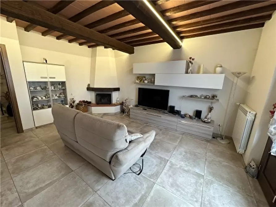 Immagine 18 di Villa in vendita  a Lastra A Signa