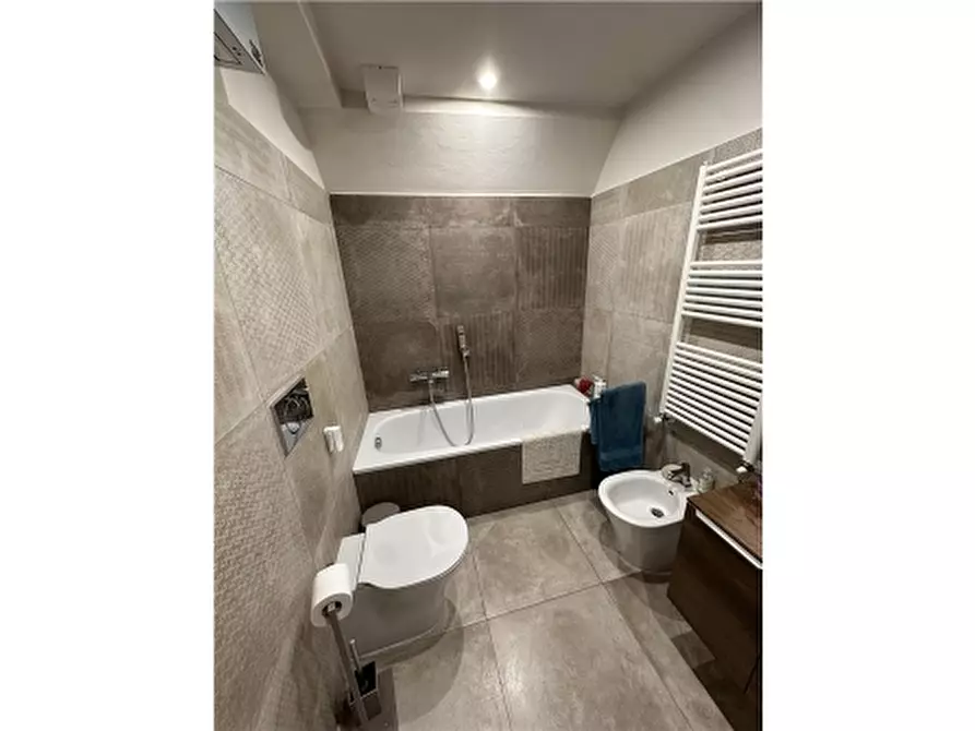 Immagine 27 di Villa in vendita  a Lastra A Signa