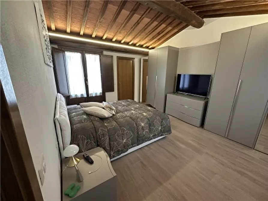 Immagine 37 di Villa in vendita  a Lastra A Signa