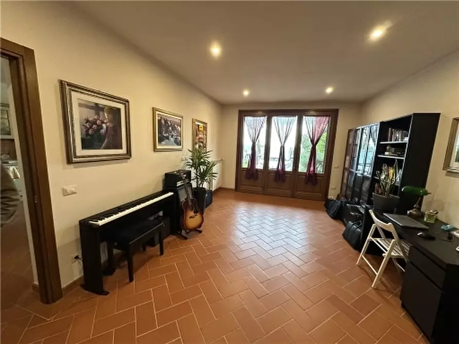 Immagine 49 di Villa in vendita  a Lastra A Signa