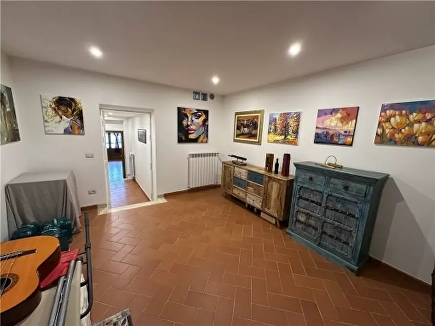 Immagine 52 di Villa in vendita  a Lastra A Signa