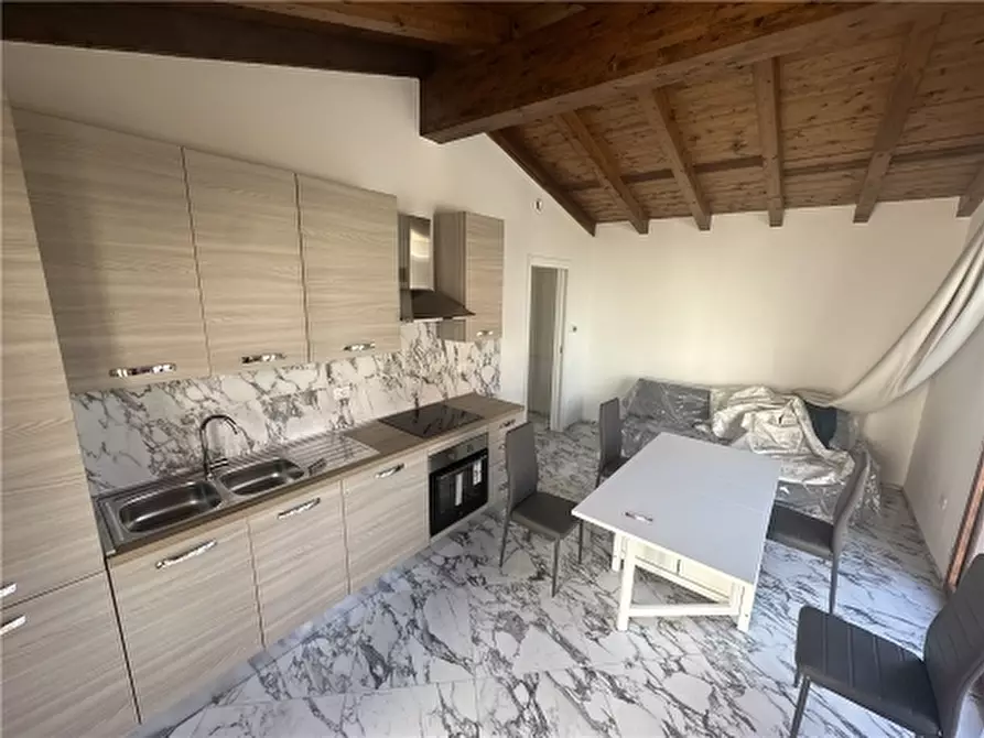 Immagine 6 di Villa in affitto  a Empoli