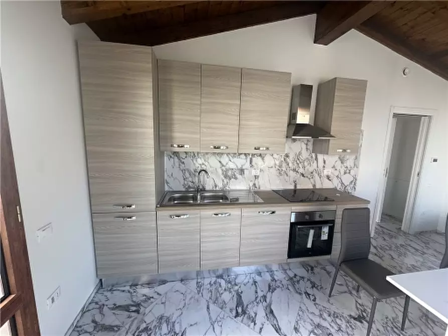 Immagine 7 di Villa in affitto  a Empoli