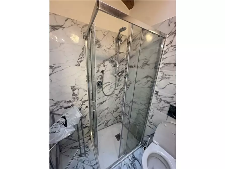 Immagine 18 di Villa in affitto  a Empoli