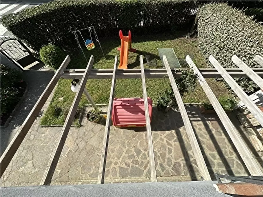 Immagine 4 di Villa in vendita  a Lastra A Signa