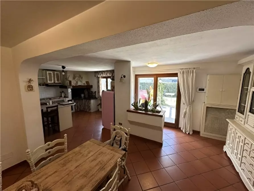 Immagine 13 di Villa in vendita  a Lastra A Signa