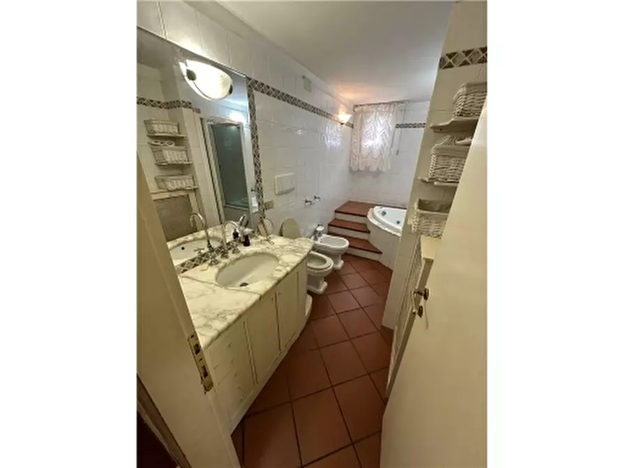 Immagine 16 di Villa in vendita  a Lastra A Signa
