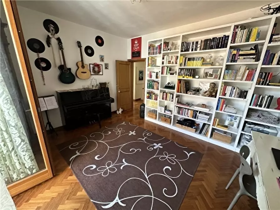 Immagine 51 di Villa in vendita  a Lastra A Signa
