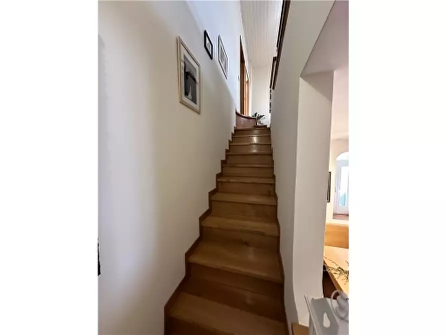 Immagine 57 di Villa in vendita  a Lastra A Signa