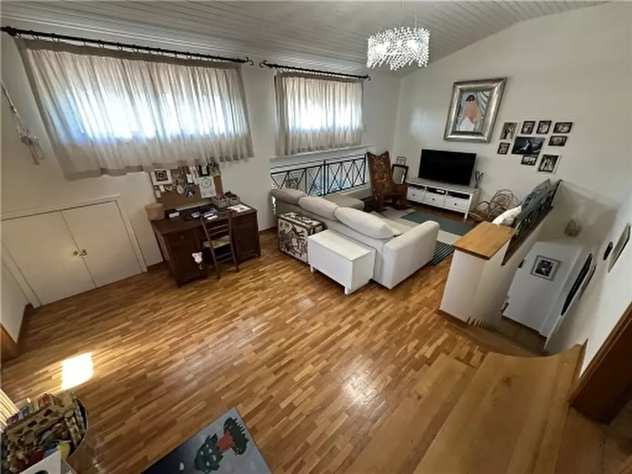 Immagine 59 di Villa in vendita  a Lastra A Signa