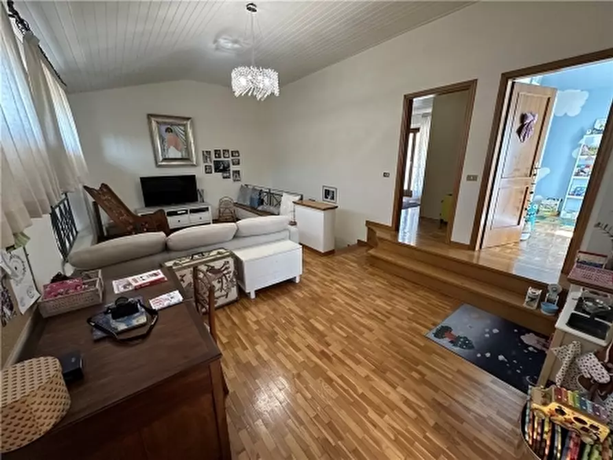 Immagine 61 di Villa in vendita  a Lastra A Signa
