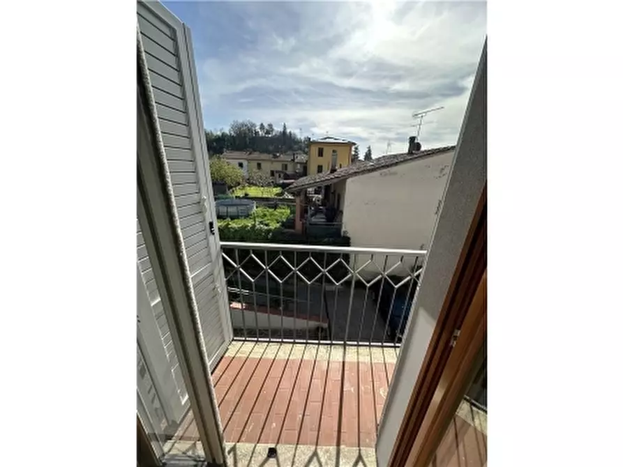 Immagine 66 di Villa in vendita  a Lastra A Signa