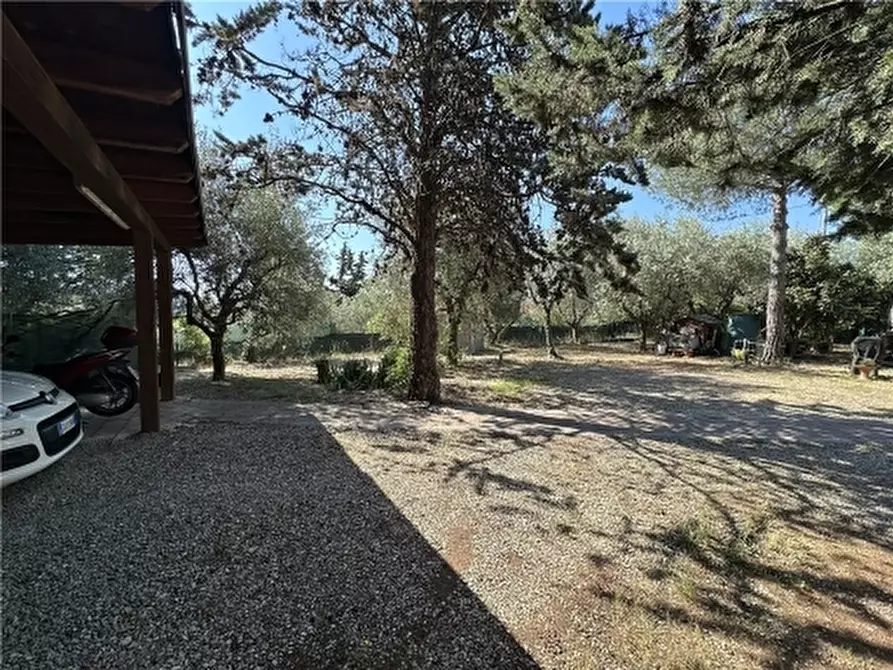 Immagine 6 di Villa in vendita  a Scandicci