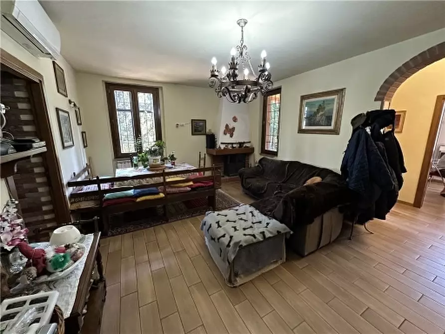 Immagine 17 di Villa in vendita  a Scandicci