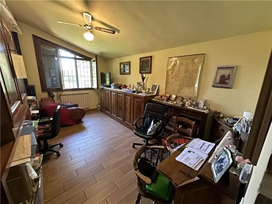 Immagine 19 di Villa in vendita  a Scandicci