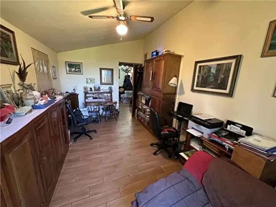 Immagine 21 di Villa in vendita  a Scandicci
