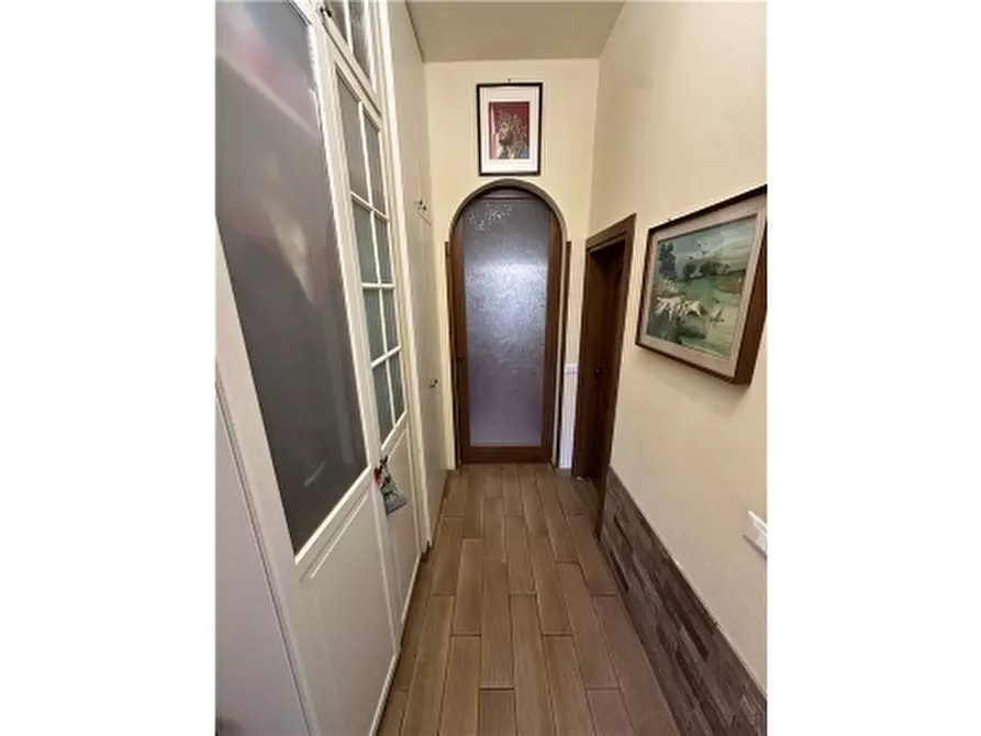 Immagine 26 di Villa in vendita  a Scandicci