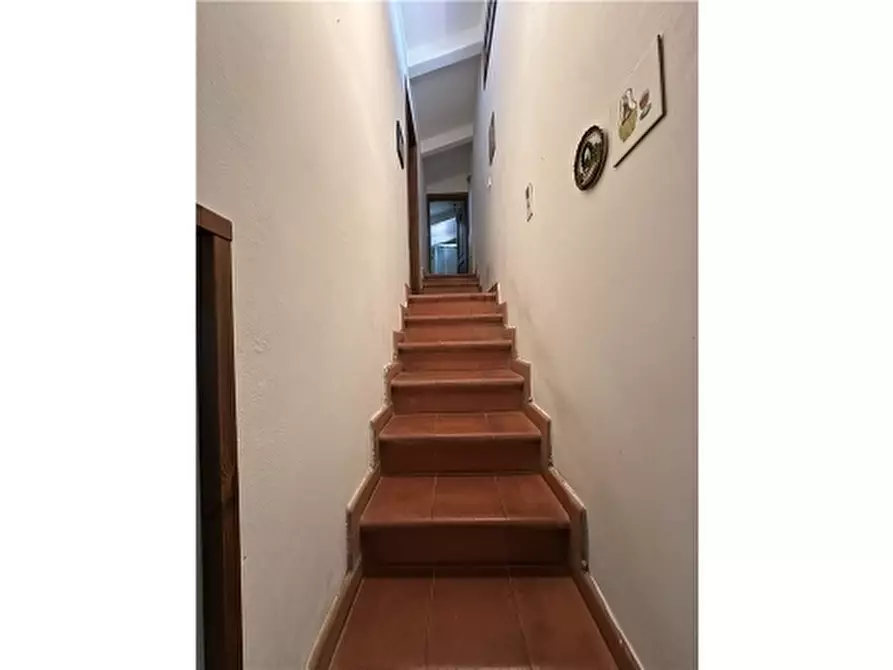 Immagine 36 di Villa in vendita  a Scandicci