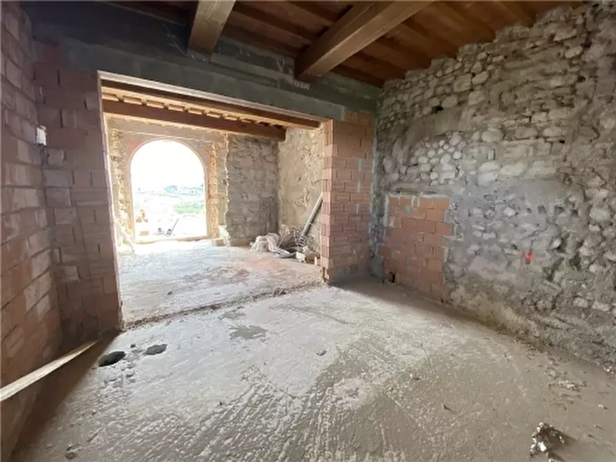 Immagine 6 di Rustico / casale in vendita  a Lastra A Signa