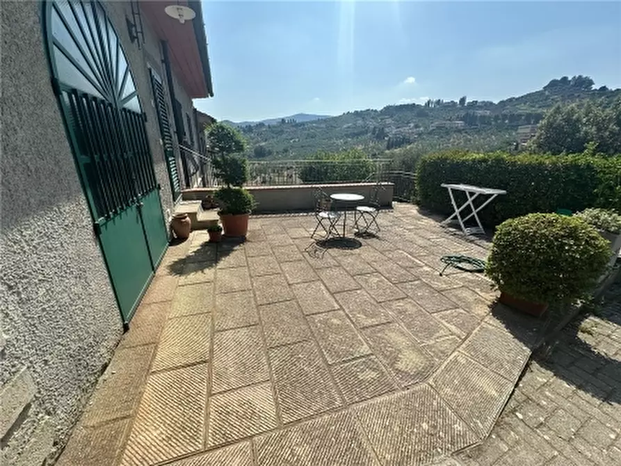 Immagine 12 di Rustico / casale in vendita  a Carmignano