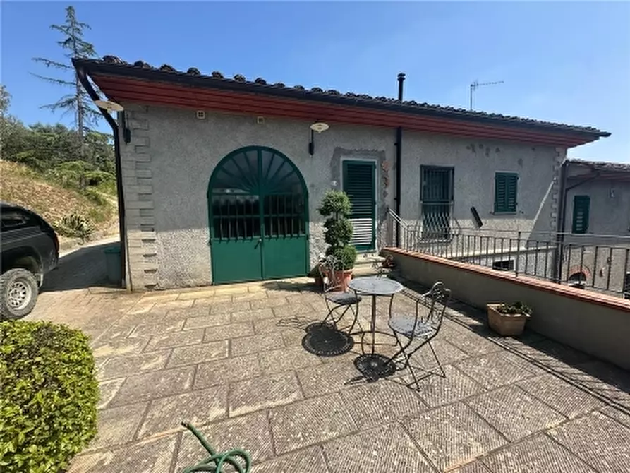 Immagine 13 di Rustico / casale in vendita  a Carmignano