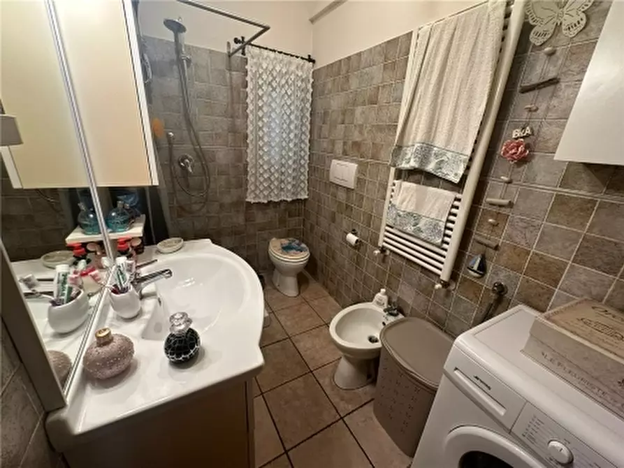 Immagine 22 di Rustico / casale in vendita  a Carmignano