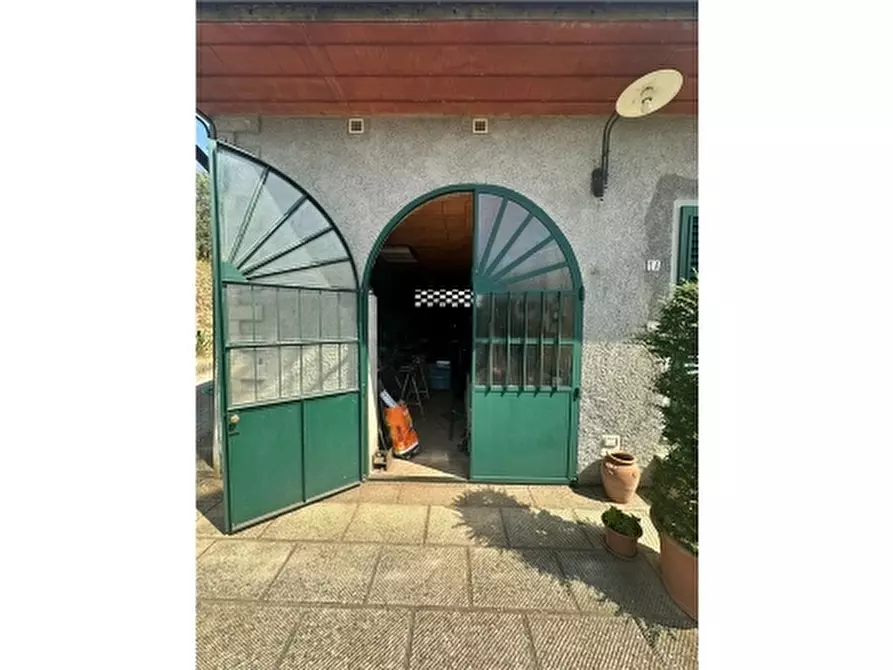 Immagine 25 di Rustico / casale in vendita  a Carmignano