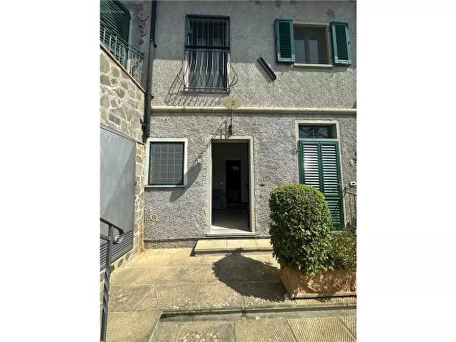 Immagine 28 di Rustico / casale in vendita  a Carmignano