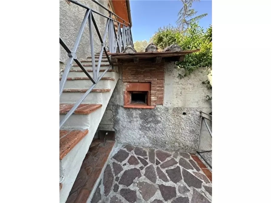 Immagine 42 di Rustico / casale in vendita  a Carmignano
