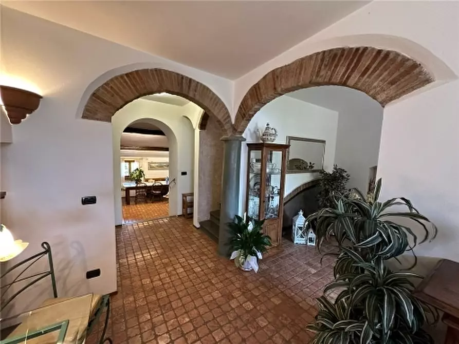 Immagine 52 di Rustico / casale in vendita  a Carmignano