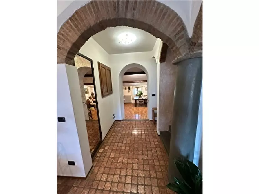 Immagine 57 di Rustico / casale in vendita  a Carmignano