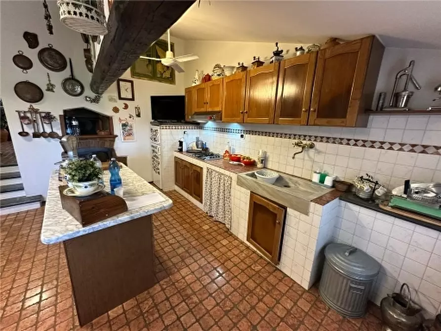 Immagine 64 di Rustico / casale in vendita  a Carmignano