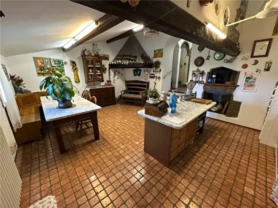 Immagine 66 di Rustico / casale in vendita  a Carmignano