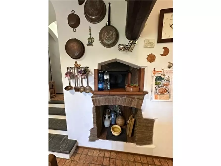 Immagine 68 di Rustico / casale in vendita  a Carmignano