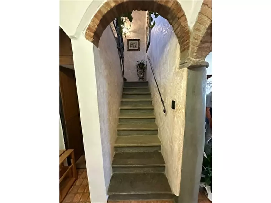 Immagine 70 di Rustico / casale in vendita  a Carmignano