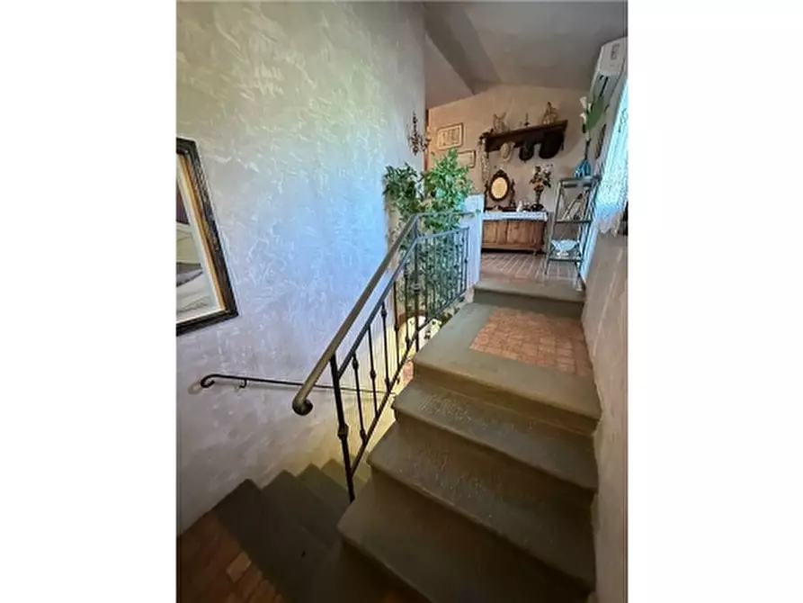 Immagine 71 di Rustico / casale in vendita  a Carmignano