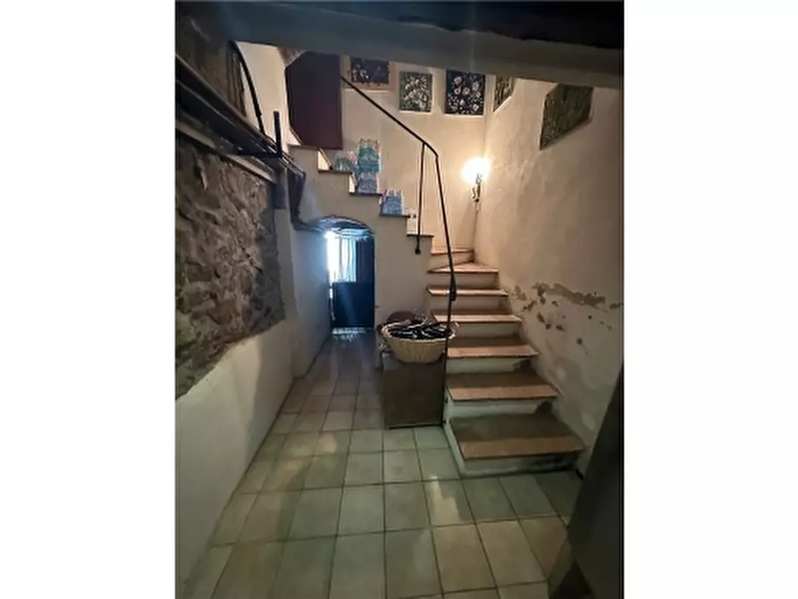 Immagine 90 di Rustico / casale in vendita  a Carmignano