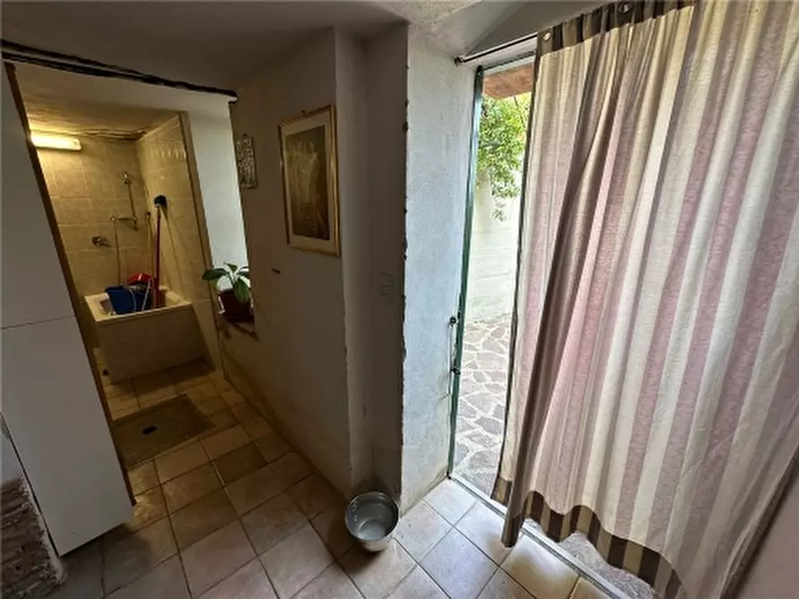 Immagine 92 di Rustico / casale in vendita  a Carmignano