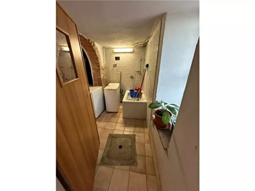 Immagine 93 di Rustico / casale in vendita  a Carmignano