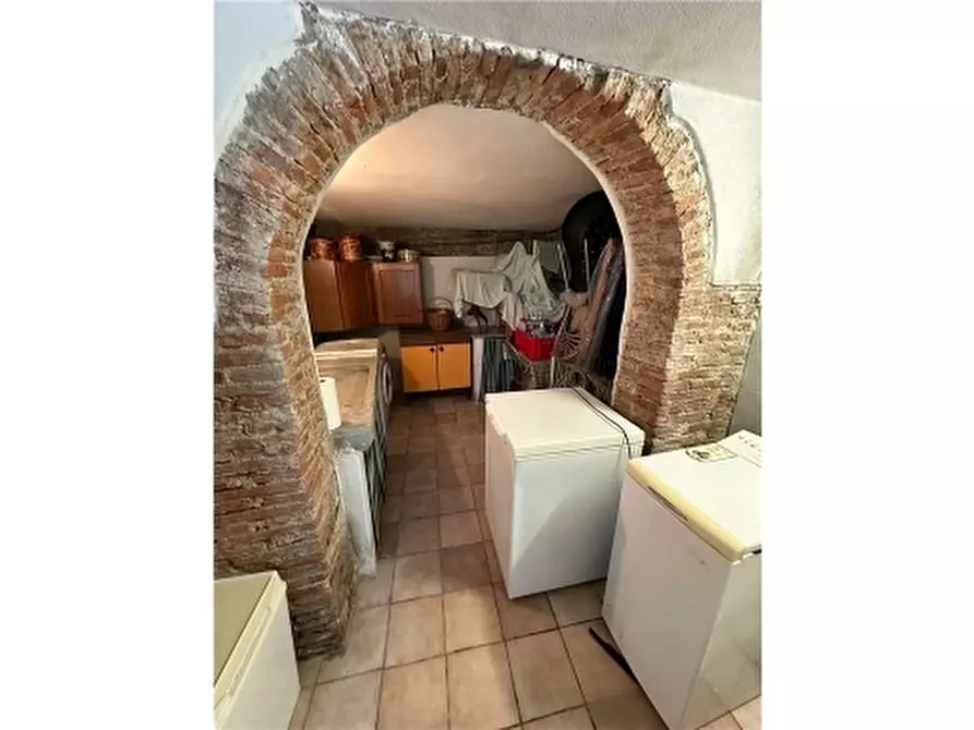 Immagine 94 di Rustico / casale in vendita  a Carmignano