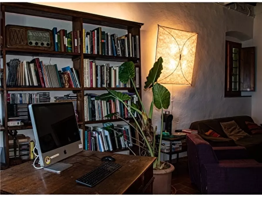 Immagine 19 di Rustico / casale in vendita  a Montelupo Fiorentino