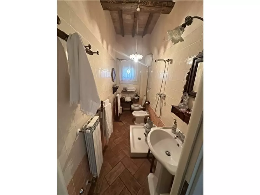 Immagine 21 di Rustico / casale in vendita  a Empoli